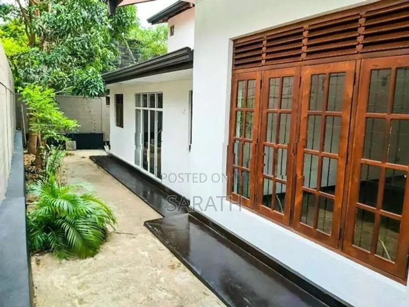 18.5 P With Single house Sale Athurugiriya
