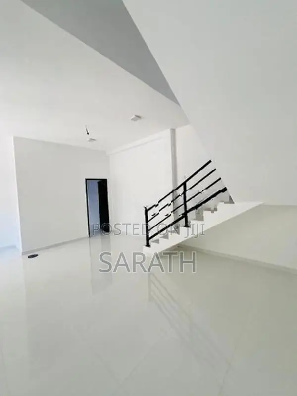 8.5 P With Brand New House For Sale