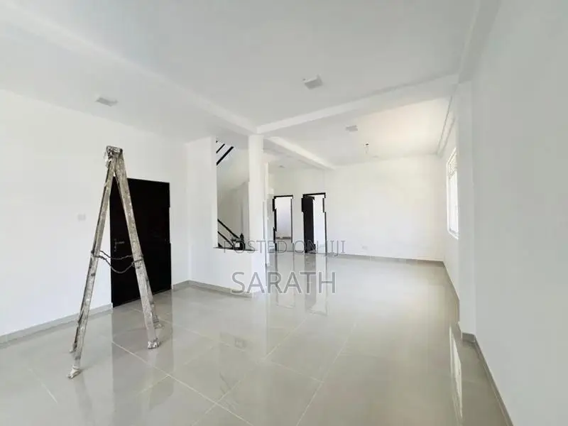 8.5 P With Brand New House For Sale