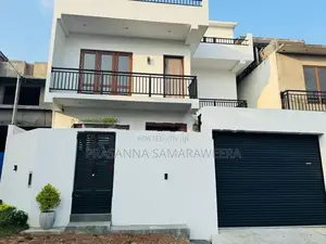 Modern Super Luxury Piliyandala Near City