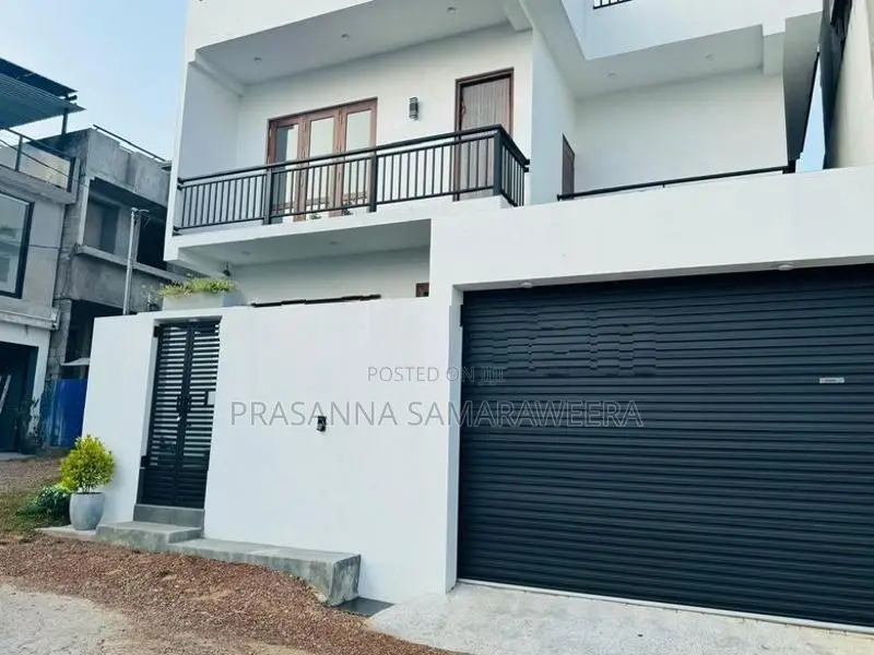 Modern Super Luxury Piliyandala Near City