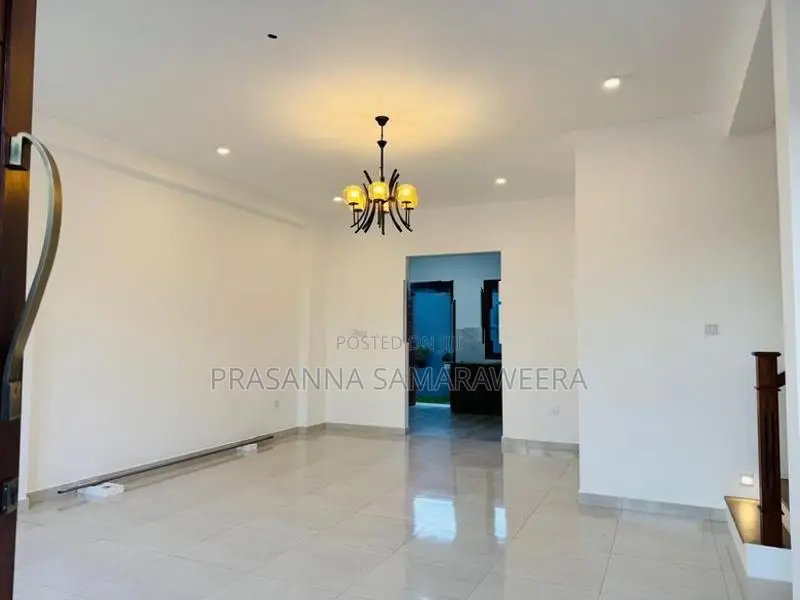 Modern Super Luxury Piliyandala Near City