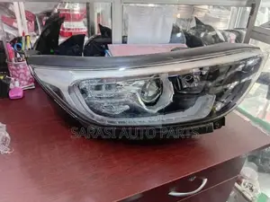KIA Stonic Head Light