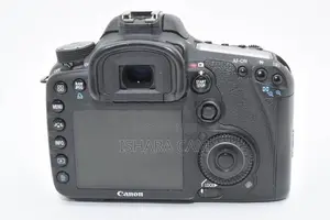 Canon 7D DSLR Body with Lens