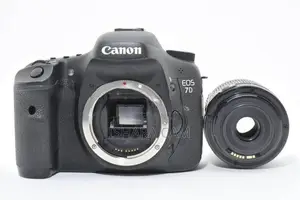 Canon 7D DSLR Body with Lens
