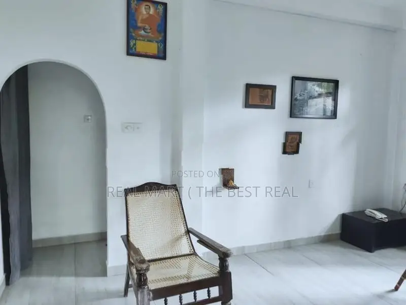 Athurugiriya : 4BR (9P) Modern Luxury house for Sale