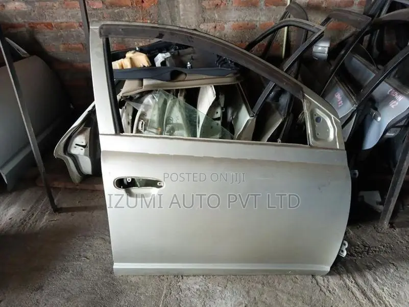 Toyota Vitz scp10 Front Right door panel