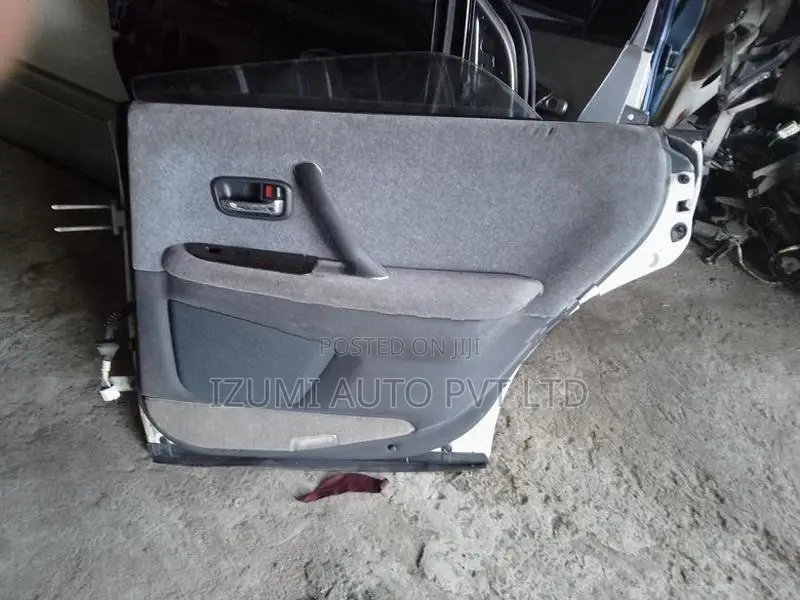 Toyota Crown 151/155 Three Doors