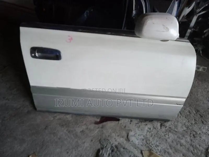 Toyota Crown 151/155 Three Doors