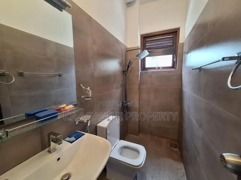 Luxury House for Sale in Mount Lavinia