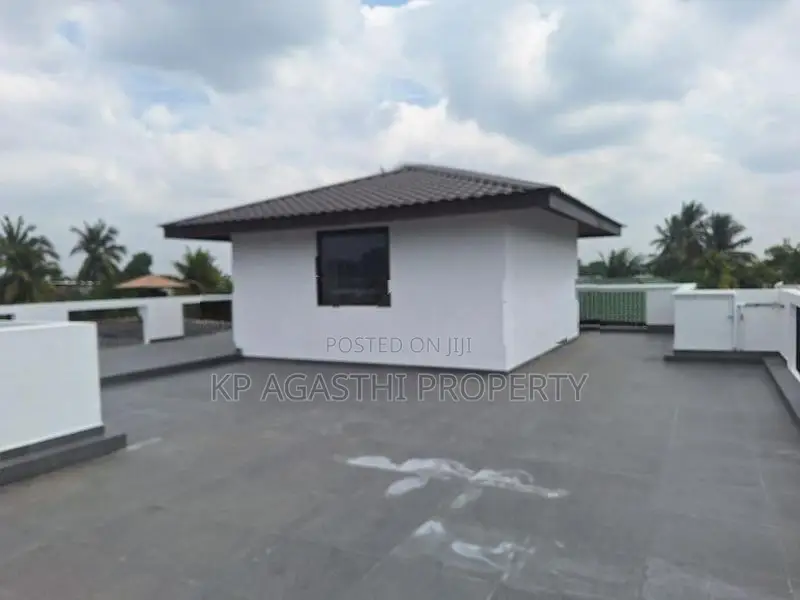 Luxury House for Sale in Mount Lavinia