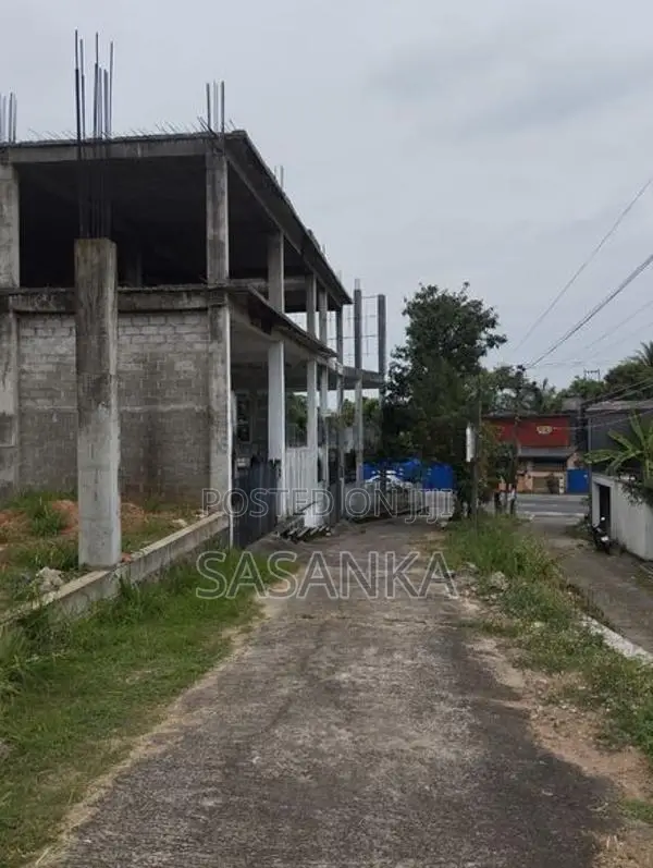 Thalahena New Kandy Road Under Constrution Building For Sale