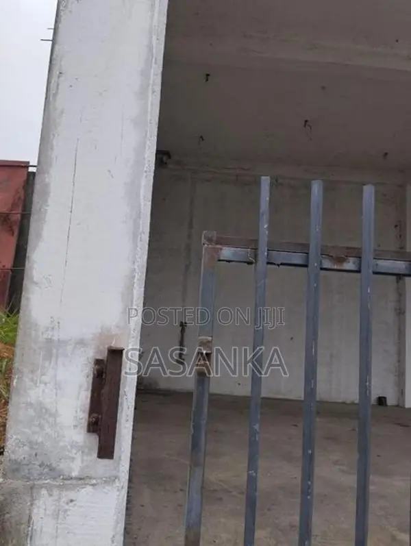 Thalahena New Kandy Road Under Constrution Building For Sale