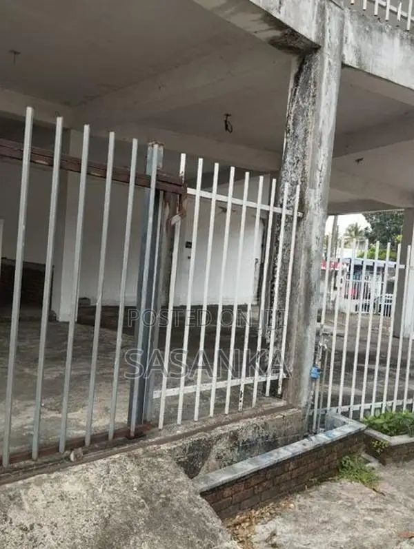 Thalahena New Kandy Road Under Constrution Building For Sale