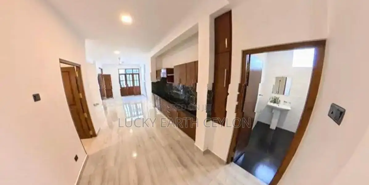 Pannipitya, Unfurnished Ground Floor , Apartment For Rent (ZM1097)