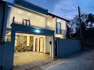 Well Build Luxury House For sale