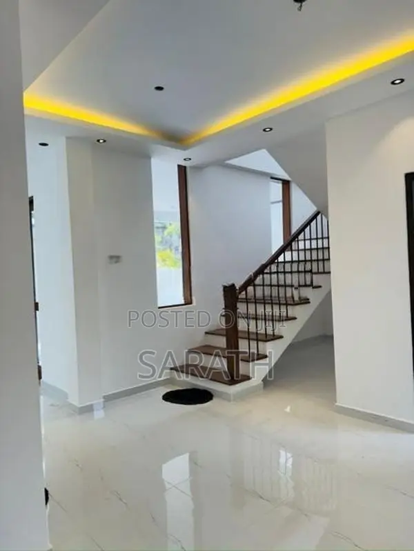 Well Build Luxury House For sale