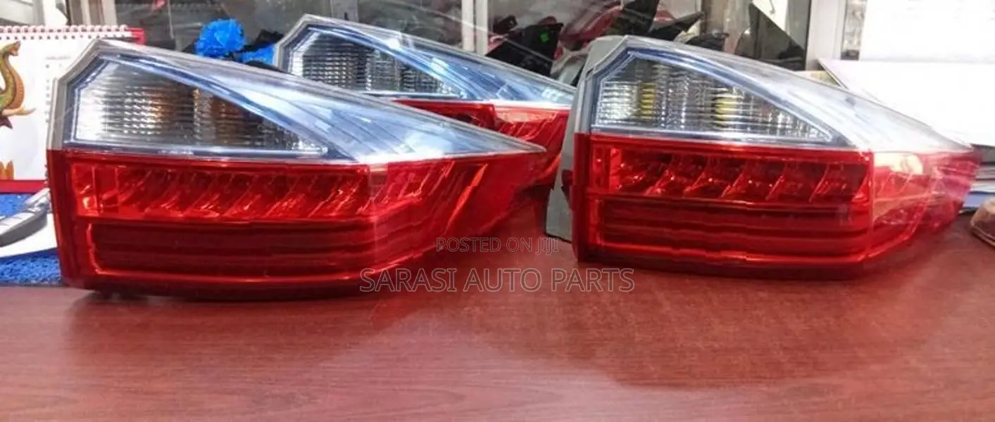 Honda Grace Tail Light