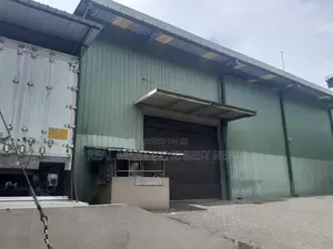 Athurugiriya : 11,000sf Modern Warehouse for Sale