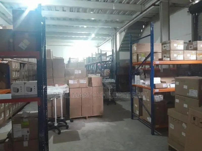 Athurugiriya : 11,000sf Modern Warehouse for Sale