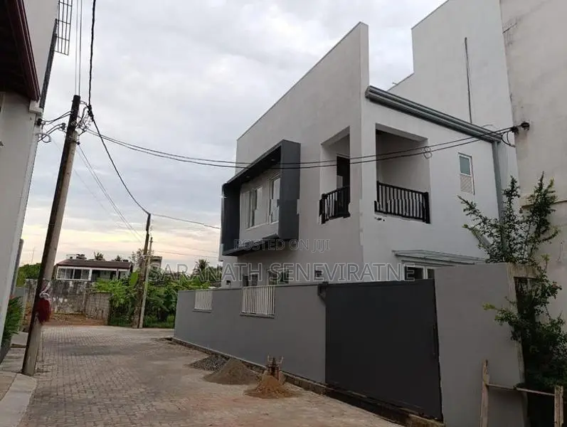 Super Luxury House From Mount Lavinia