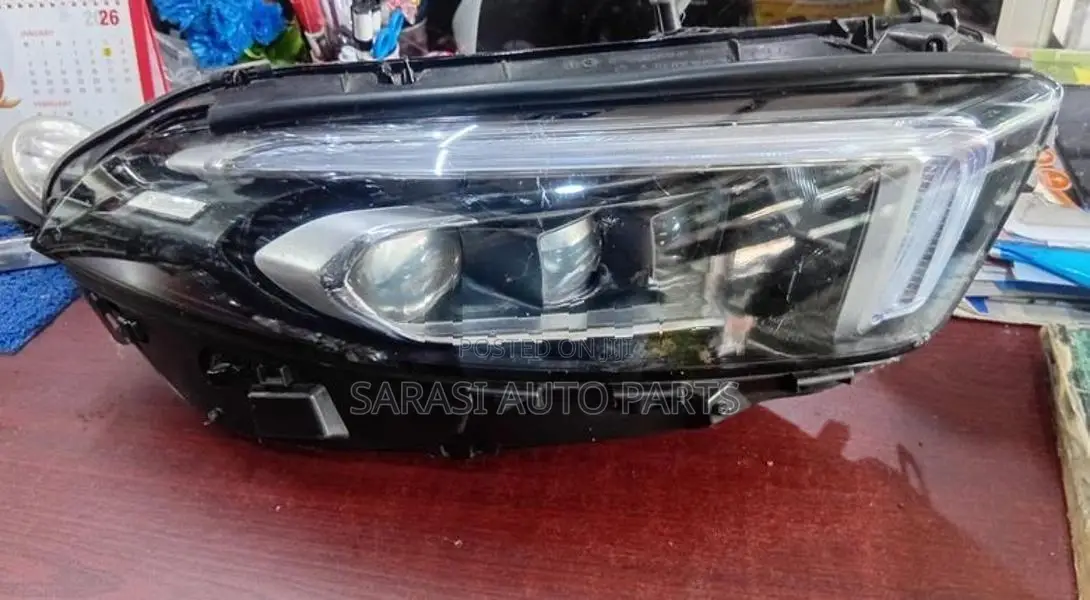 Mercedes Benz CLA 200 Head Light