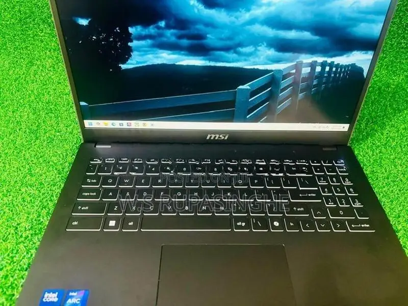 MSI Core Ultra 7 155H Laptop