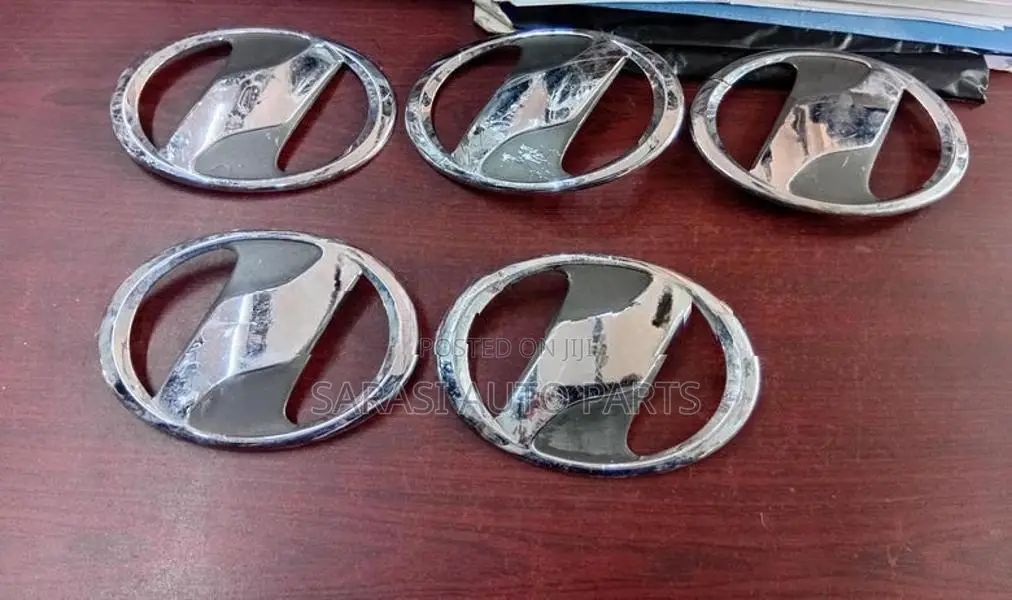 Toyota Vitz Badge