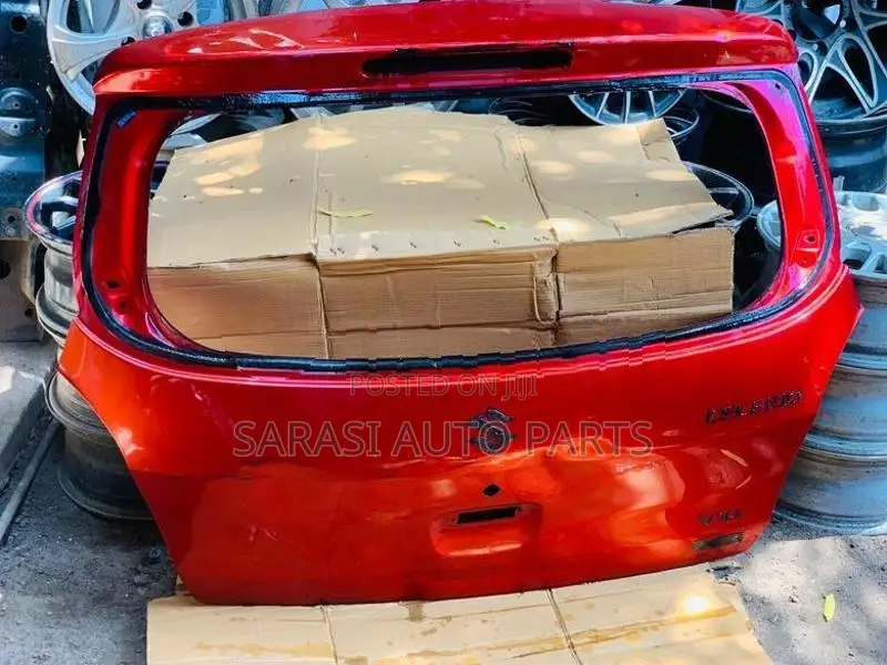 Suzuki Celario Dicky Door