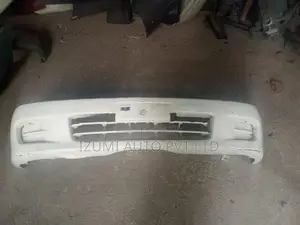 Mitsubishi Lancer CK2 /non cristal Front Bumper