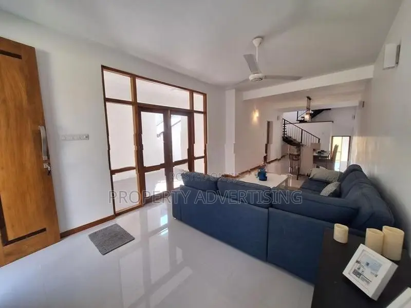 modern luxury house for sale in Battaramulla
