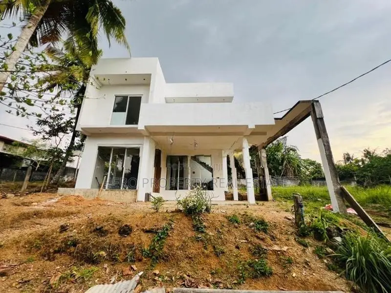 Box Type Modern House for Sale in Athurugiriya