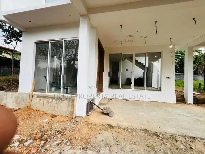 Box Type Modern House for Sale in Athurugiriya