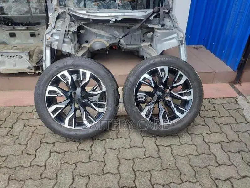 MITSUBISHI OUTLANDER TYRES WITH ALLOY WHEELS