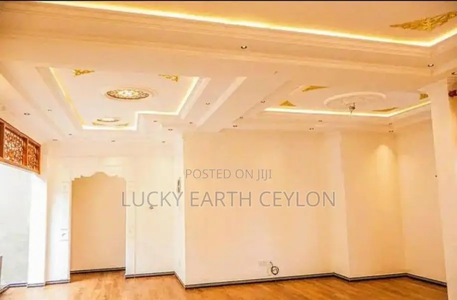 Moratuwa, Unfurnished, 1St Floor House For Rent (ZM1104)