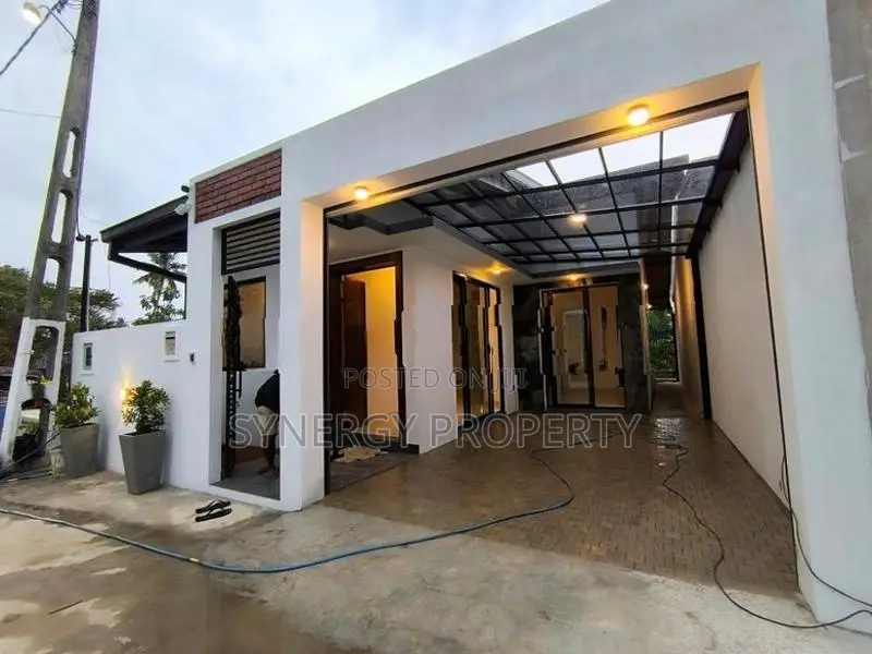 Brand New Modern house for sale athurugiriya