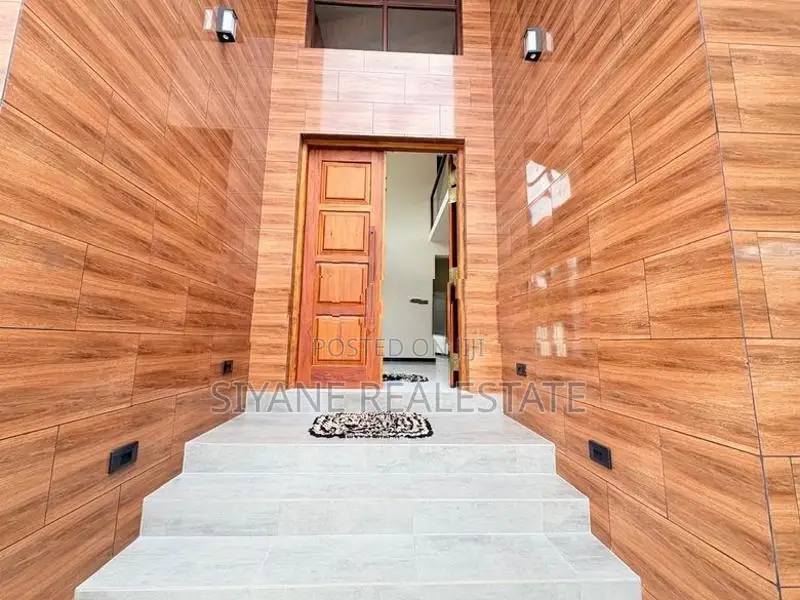 Super Beautiful Luxury House For Sale Battaramulla