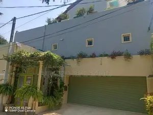Super Luxury 3 Story House for Sale Mount Lavinia Temples Road