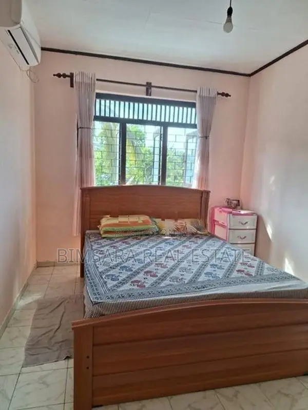 Spacious 3-Bedroom Two-Unit House In Kottawa | SH15304