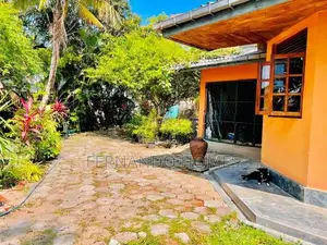 පර්.60ක් සමග වටිනා නිවාඩු නිකේතනයක් විකිණීමට මීගමුව