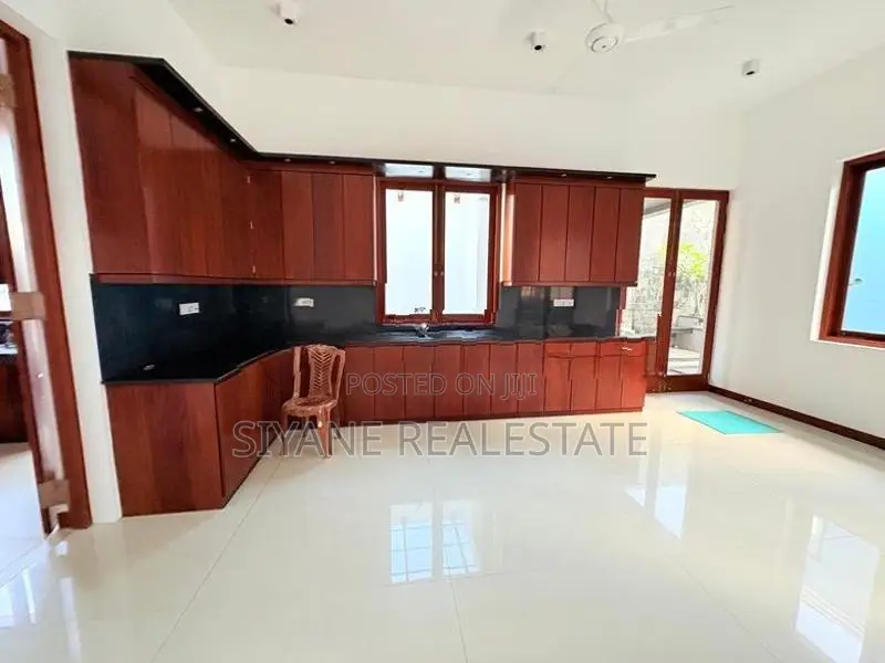 Beautiful Luxury 3 Storey House with Rooftop Bar for Sale Kotte