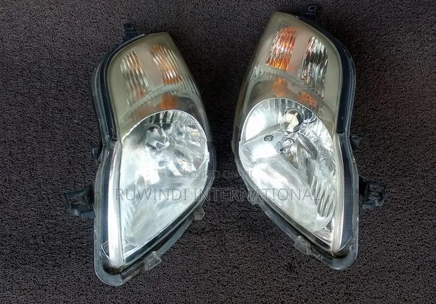 Toyota Vitz KSP90 Molding Xenon (hid) Lh/rh