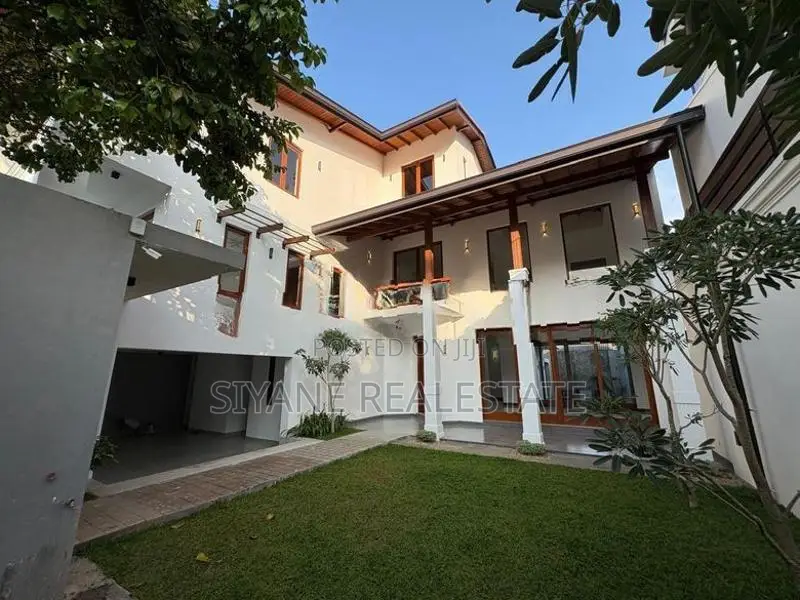 Beautiful Luxury 3 Storey House with Rooftop Bar for Sale Kotte