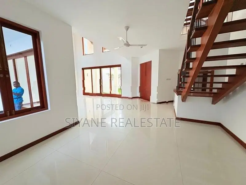 Beautiful Luxury 3 Storey House with Rooftop Bar for Sale Kotte