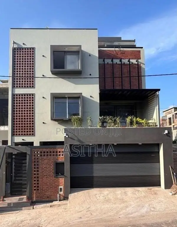 Beautiful New House කටුබැද්ද