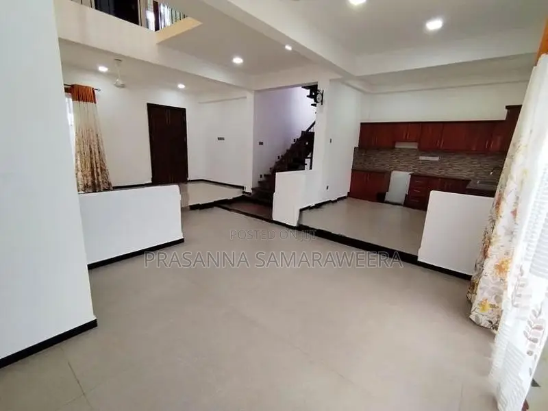 Brand New Solid Modern 2 Story House-Piliyandala