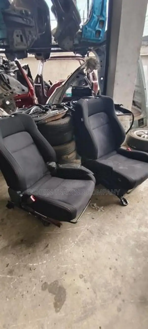 PRIUS GS SEAT FRONT SET