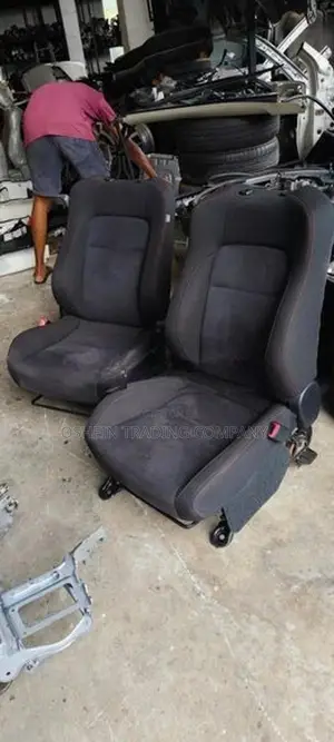 PRIUS GS SEAT FRONT SET