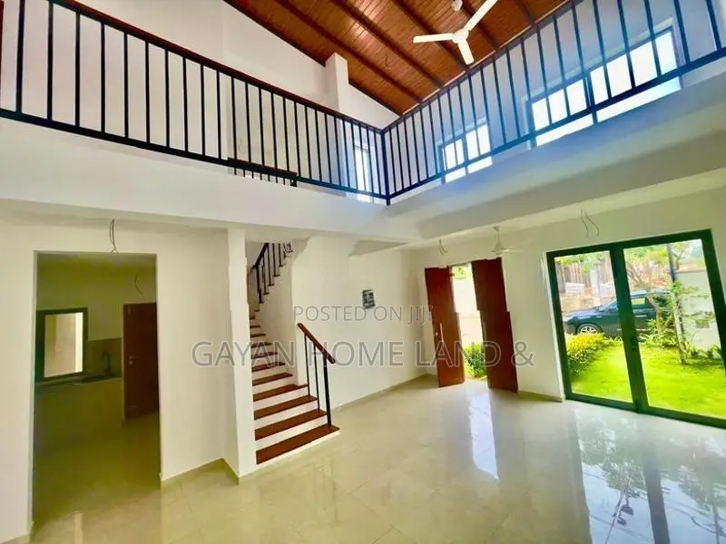 Brand New Luxury Villa's House in Canterbury Golf Residence Gonapola