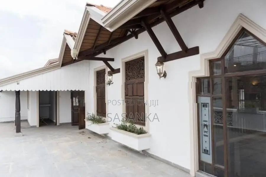 Kotte Beddagana Road Super Luxury House for Sale